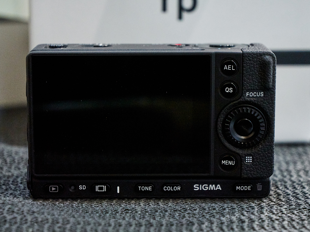 รีวิวกล้อง SIGMA fp กล้อง Mirrorless Full-frame เล็กที่สุดและเบาที่สุดในโลก